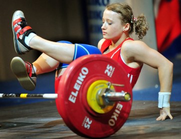 TOPSHOTS-ROMANIA-EUR-WEIGHTLIFTING-WOMEN-48KG-KARPINSKA